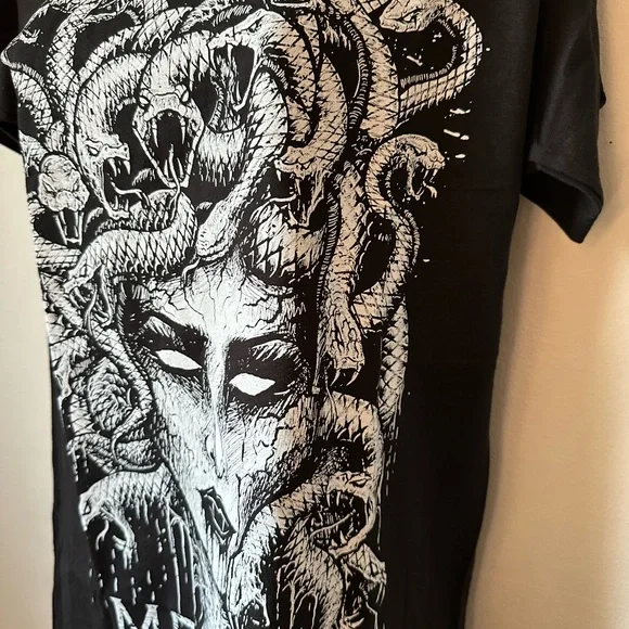 Medusa Graphic Black T-Shirt - Picture 5 of 7